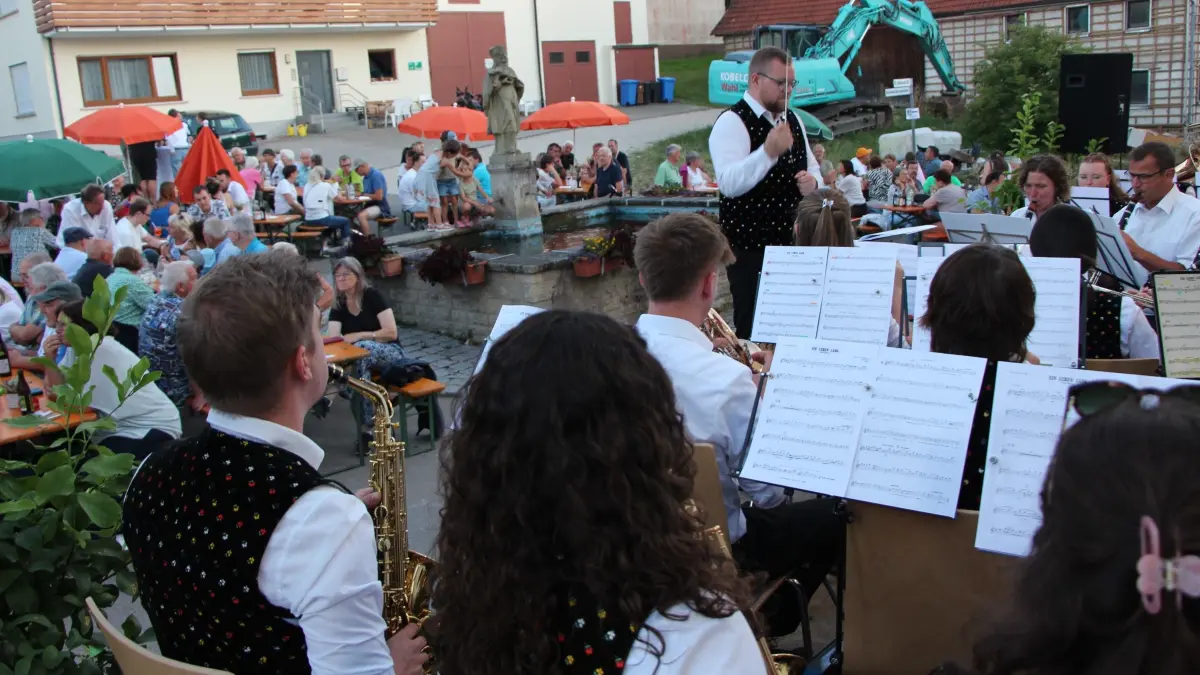 Salmendingen Dorfserenade Kornbühlmusikanten