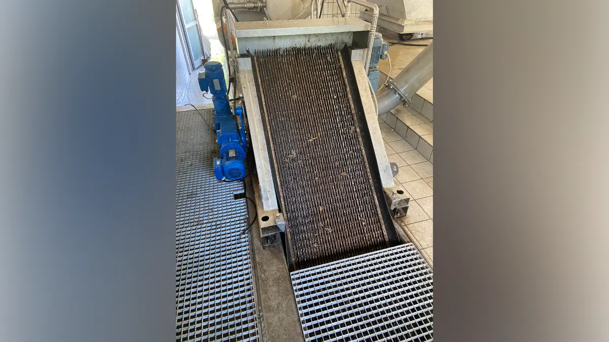 Steuerung defekt und auch die Mechanik ist verschlissen: Nach26 Jahren braucht die Sammel-kläranlage im Roggental einen neuen Zulaufrechen.