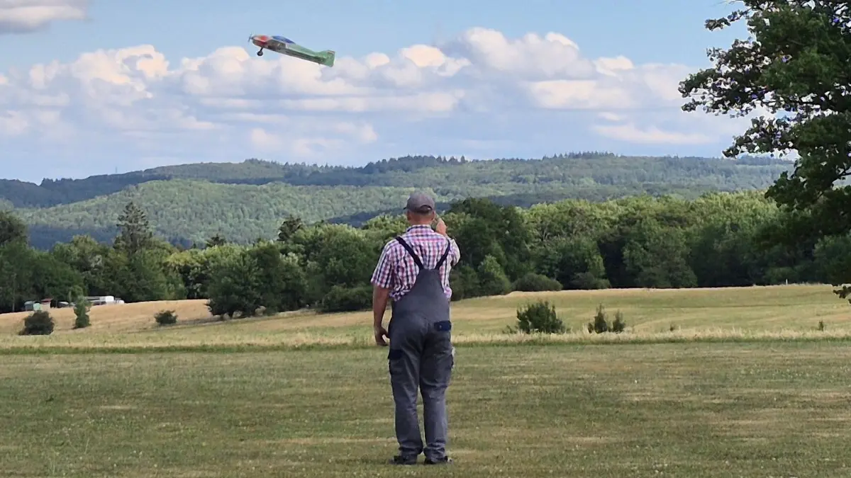 Nico Nau ist einer der Piloten, die das Fesselflugzeug präsentieren wird.