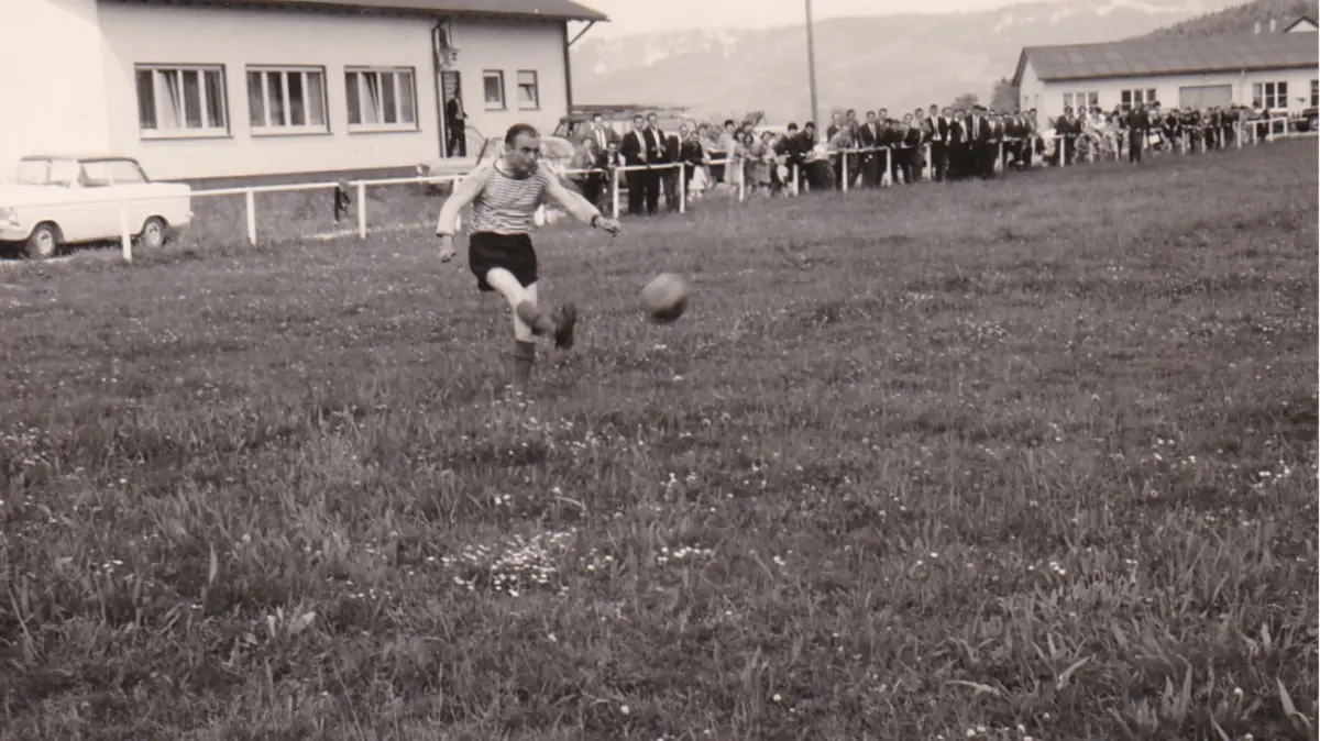 Nachdem der Turnverein zu Beginn des Jahrhunderts aufgelöst wurde, stieß die Belebung des Fußballs in der Nachrkiegszeit bei den Schörzingern auf große Begeisterung.
