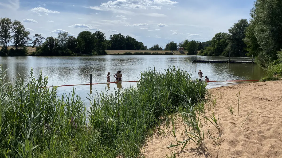 Der Degenbachsee bietet mit klarem, kühlem Wasser, eine willkommene Erfrischung bei hochsommerlichen Temperaturen.