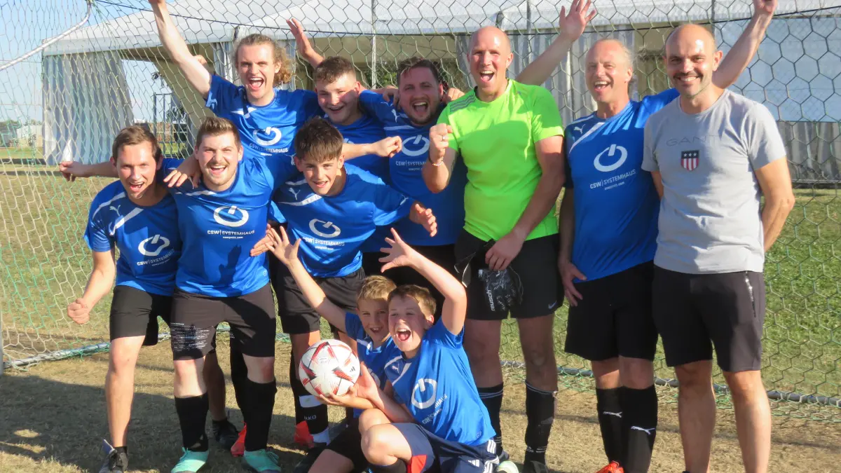 Die 1. Sieger beim „Dorfwetz- und 12 . Josef-Faad-Gedächtnisturnier“ das Team „Ortsmitte“