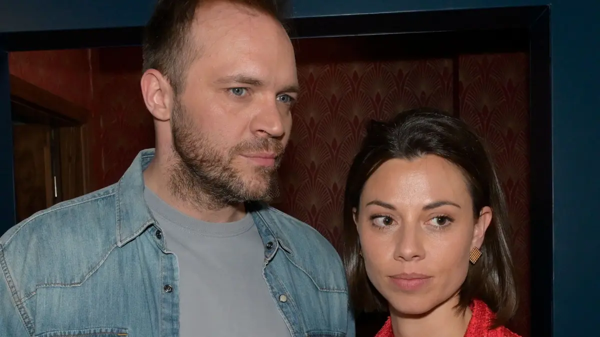 Das neue GZSZ-Paar Erik (Patrick Heinrich) und Matilda (Anna-Katharina Fecher) muss sich viel Kritik gefallen lassen.