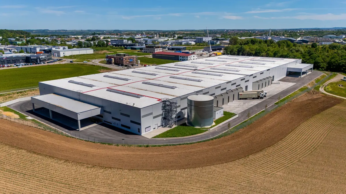 Das neue Logistikzentrum erstreckt sich über rund 18.500 Quadratmeter.
