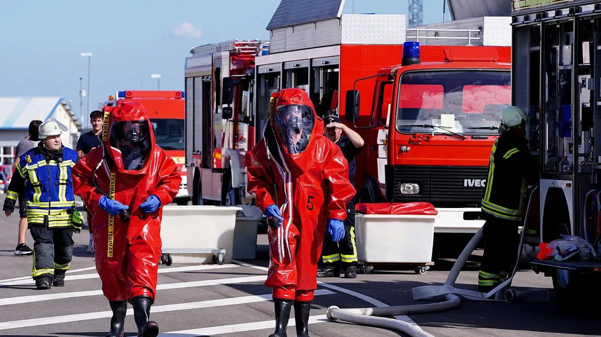 (ohne Überschrift): Feuerwehr Verbundübung Gefahrenguteinsatz Güterterminal Heiligenfeld Horb 17.9.2023.Bild: Karl-Heinz Kuball
