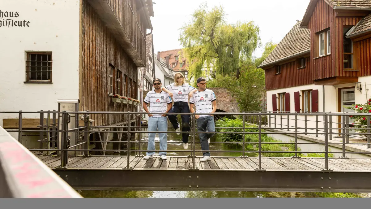 15.07.2026, Fussball, Saison 2026/2027, Regionalliga Südwest, Fischerviertel Ulm, Shooting Produktbilder Vorstellung Heimtrikot weiß der Saison 2026-2027: 15.07.2026, Fussball, Saison 2026/2027, Regionalliga Südwest, Fischerviertel Ulm, Shooting Produktbilder Vorstellung Heimtrikot weiß der Saison 2026-2027
Foto:Eibner-Pressefoto/Lucca Fundel