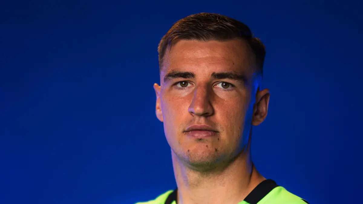 Der FV Illertissen startet in die Saison der Fußball-Regionalliga Bayern 2026/27. Mit dabei: Torwart Daniel Adamczyk, Nummer 1.