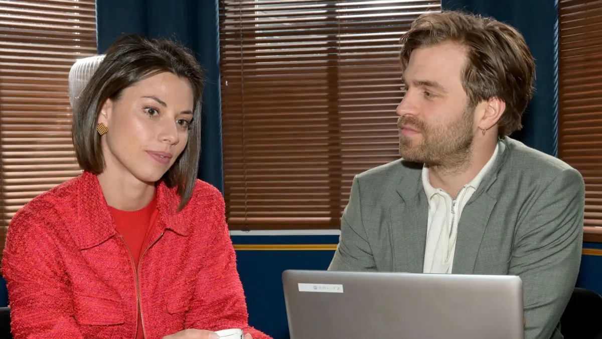 Matilda (Anna-Katharina Fecher) und Julian (Onno Buß) schwören Rache.