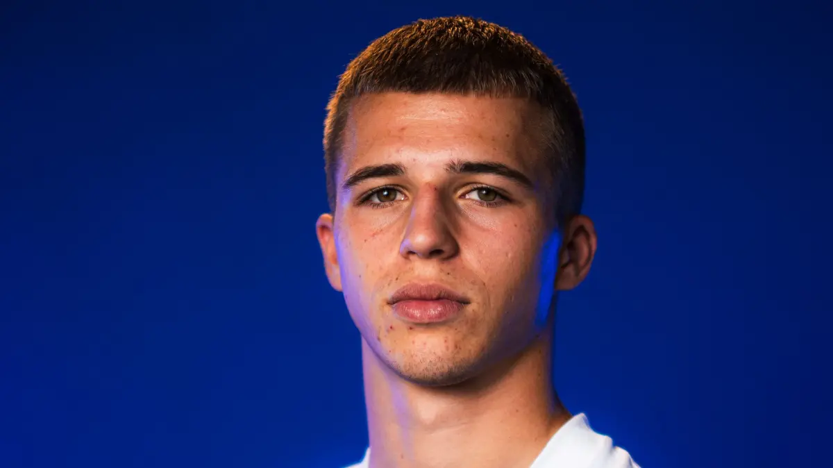 Der FV Illertissen startet in die Saison der Fußball-Regionalliga Bayern 2026/27. Mit dabei: Alessio Hasler, Nummer 5.