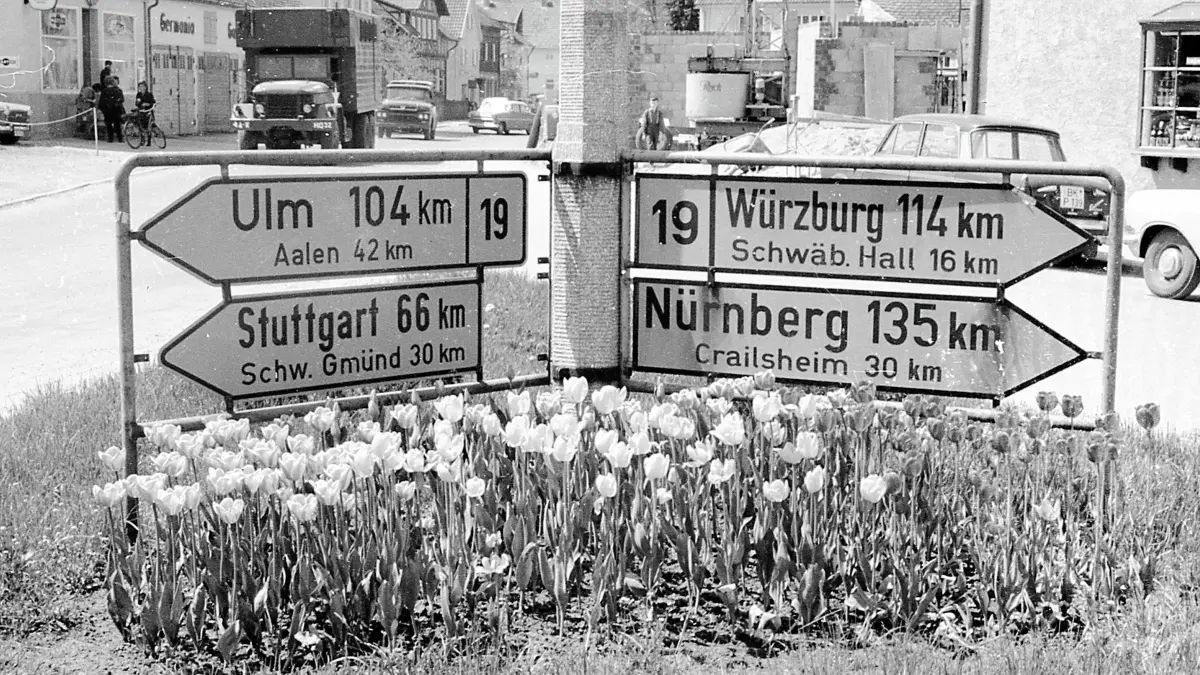 Kreuzug Karlsstraße/Fraschstraße - Einst und heute