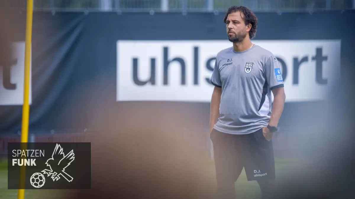 Hat die Saisoneröffnung im Blick: Daniel Jungwirth und der SSV Ulm 1846 Fußball starten am 7. August in die Regionalliga-Spielzeit 2026/27. Zwei Tage zuvor stellt er sich den Fragen von Sportreporterin Nadine Vogt und Sportreporter Elias Hoffmann im neuen Medienhaus der SDÜWEST PRESSE.