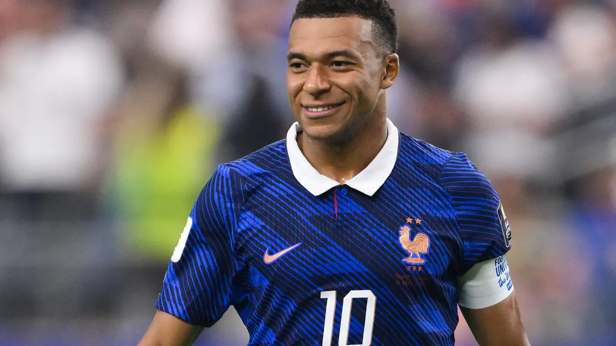 France v Spain: Semi Final - FIFA World Cup 2026: ARLINGTON, TEXAS - JULY 14: Kylian Mbappe #10 of France looks on during the FIFA World Cup 2026 Semi Final match between France and Spain at Dallas Stadium on July 14, 2026 in Arlington, Texas. David Ramos/Getty Images/AFP (Photo by David Ramos / GETTY IMAGES NORTH AMERICA / Getty Images via AFP)