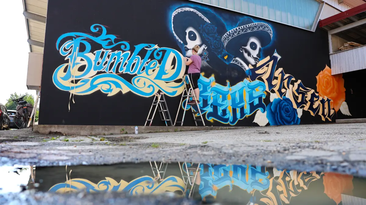 Graffiti Bumble D
