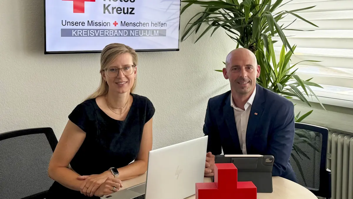 Stefan Kast den Kreisverband zum 1. September 2026. Künftig übernimmt er die Aufgabe des Bezirksgeschäftsführers beim BRK-Bezirksverband Schwaben