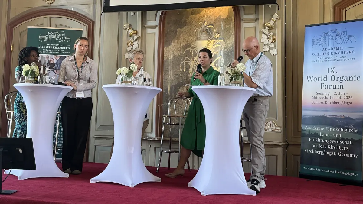 World Organic Forum 2026 Frieden neu denken in Kirchberg/Jagst; von links: Janet Maro, Tanzania, One World Award 2024; Thalea Nowak, Journalistin; Renate Künast, Ehemalige Bundesministerin für Verbraucherschutz, Ernährung und Landwirtschaft; Prof. Dr. Carolyn Hutter, Präsidentin Naturelife International, Prof. Dr. Franz-Theo GottwaldSenior Advisor, AkademieSchloss Kirchberg/Jagst