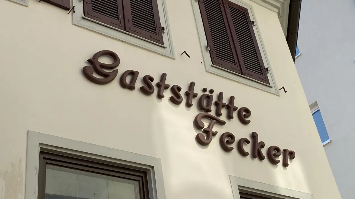 Der Hechinger Kultkneipe Fecker winkt eine Wiederbelebung. Der AK Asyl möchte das ganze Haus pachten und in Zusammenarbeit mit den Eigentümern renovieren.