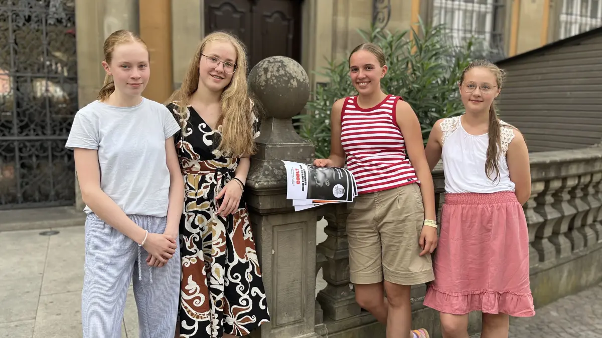 Projektgruppe Jugendforum "Rauchen - UNcool für andere", von links: Marie Hartmann, Kosima Konwitschny, Julina Kommoss, Philippa Konwitschny