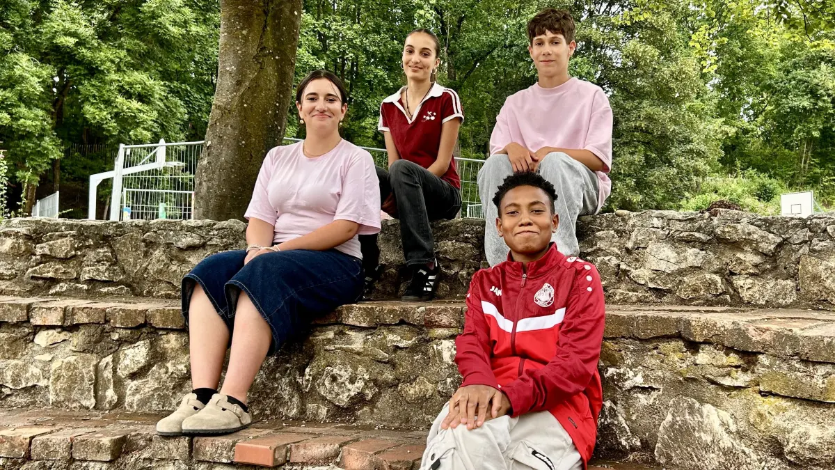 Romi, Vedika, Jonas und Makani (v.l.n.r.) besuchen die siebte Klasse der Waldorfschule Illerblick in Ulm.