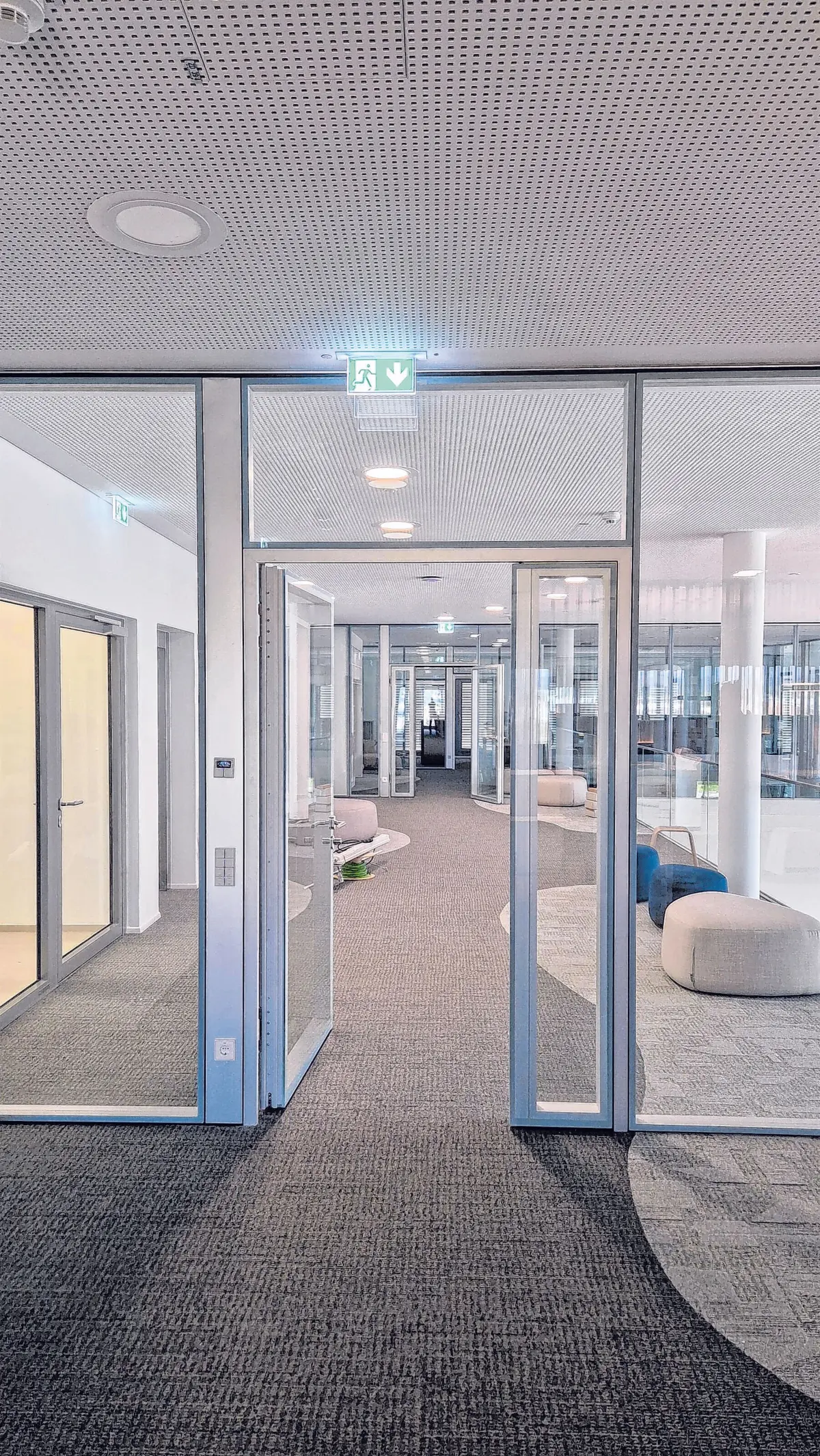 Innen wie außen ein Blickfang: das neue Headquarter von Big Daishowa.⇥Fotos: Stotz Massiv-Fertigbau