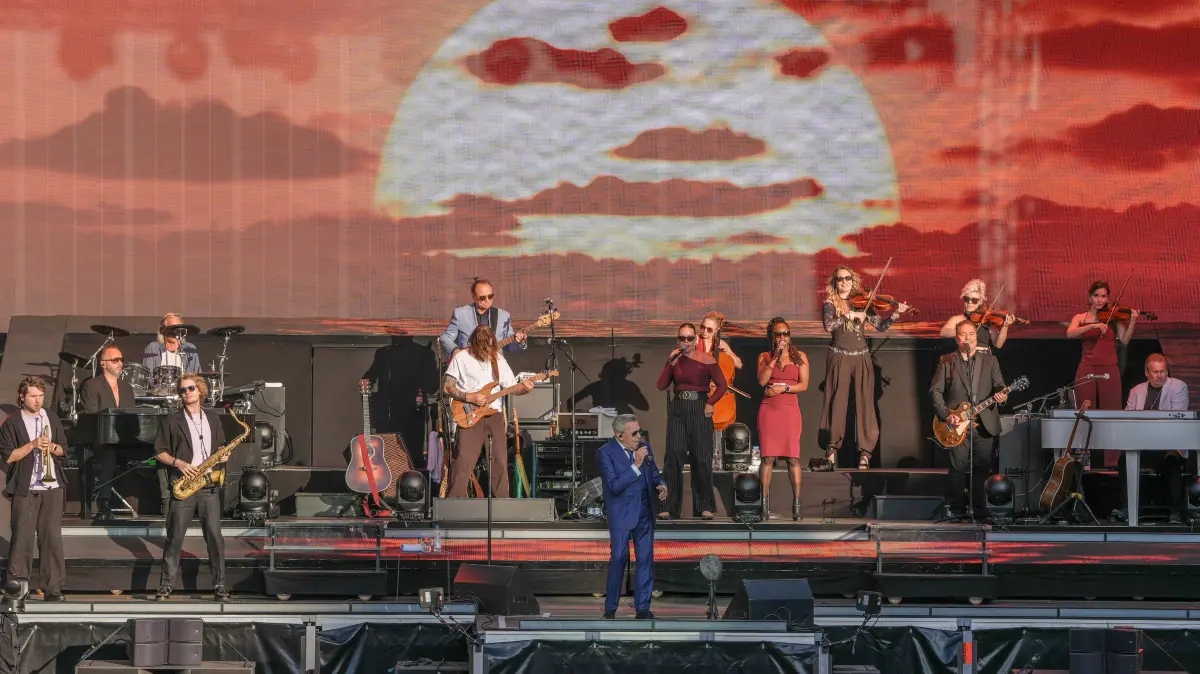 Schwörmontag 2026: „Kaisermania“ auf dem Münsterplatz – so schön war das Konzert von Roland Kaiser