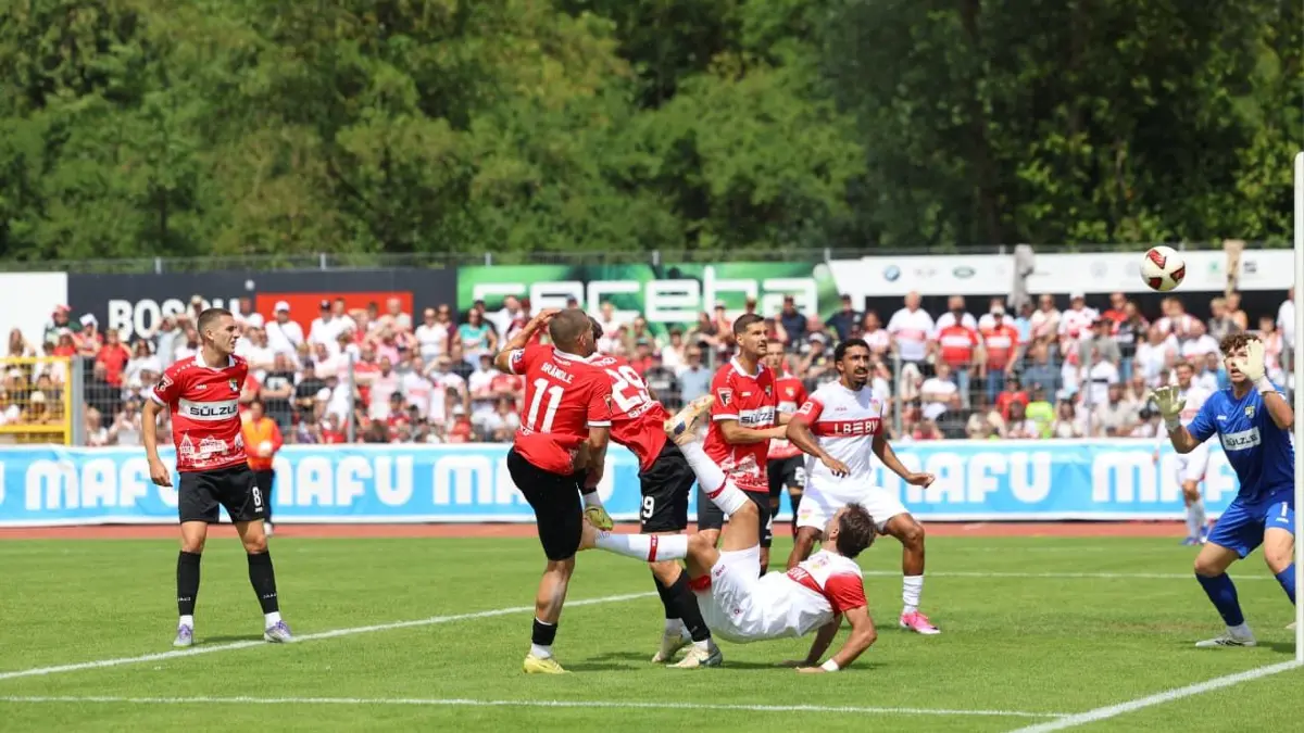 Jovan Milosevic trifft sehenswert per Fallrückzieher aus kurzer Distanz zum 2:0 für den VfB Stuttgart.