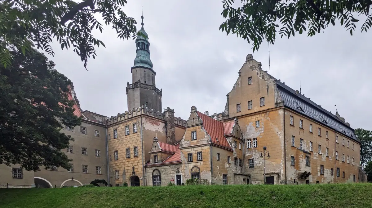 Schloss Oels, bis 1945 Sitz des letzten Kronprinzen des deutschen Kaiserreichs, Wilhelm von Preußen, und seiner Gemahlin Cecilie.