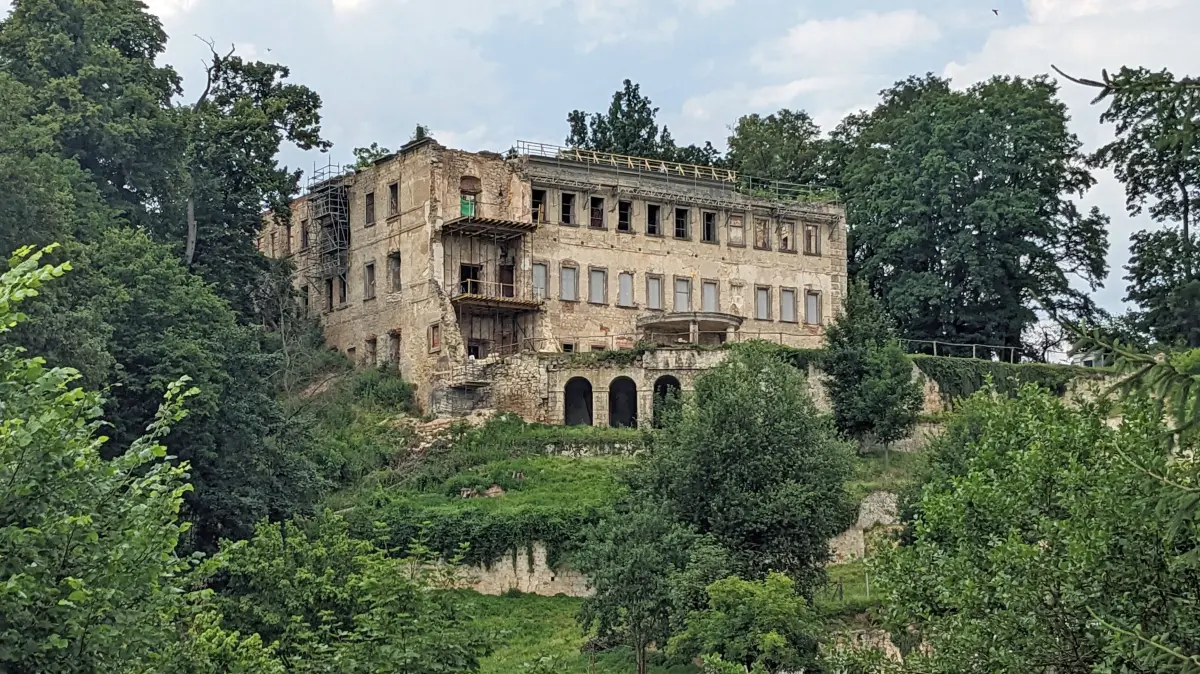 Schloss Hohlstein, Wohnsitz von Fürst Friedrich Wilhelm Konstantin von Hohenzollern-Hechingen nach dessen Abdankung 1849.