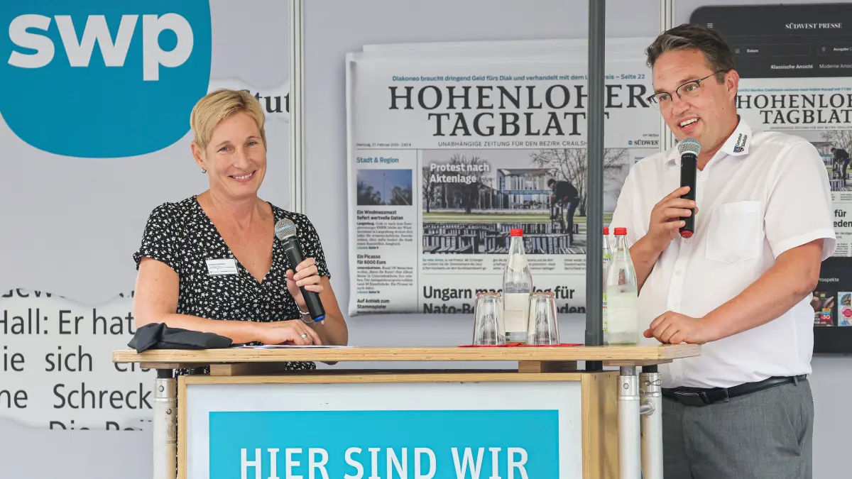 "Hier sind wir zu Hause" in Blaufelden: HT-Teamleiterin Christine Hofmann interviewt Bürgermeister Michael Dieterich.