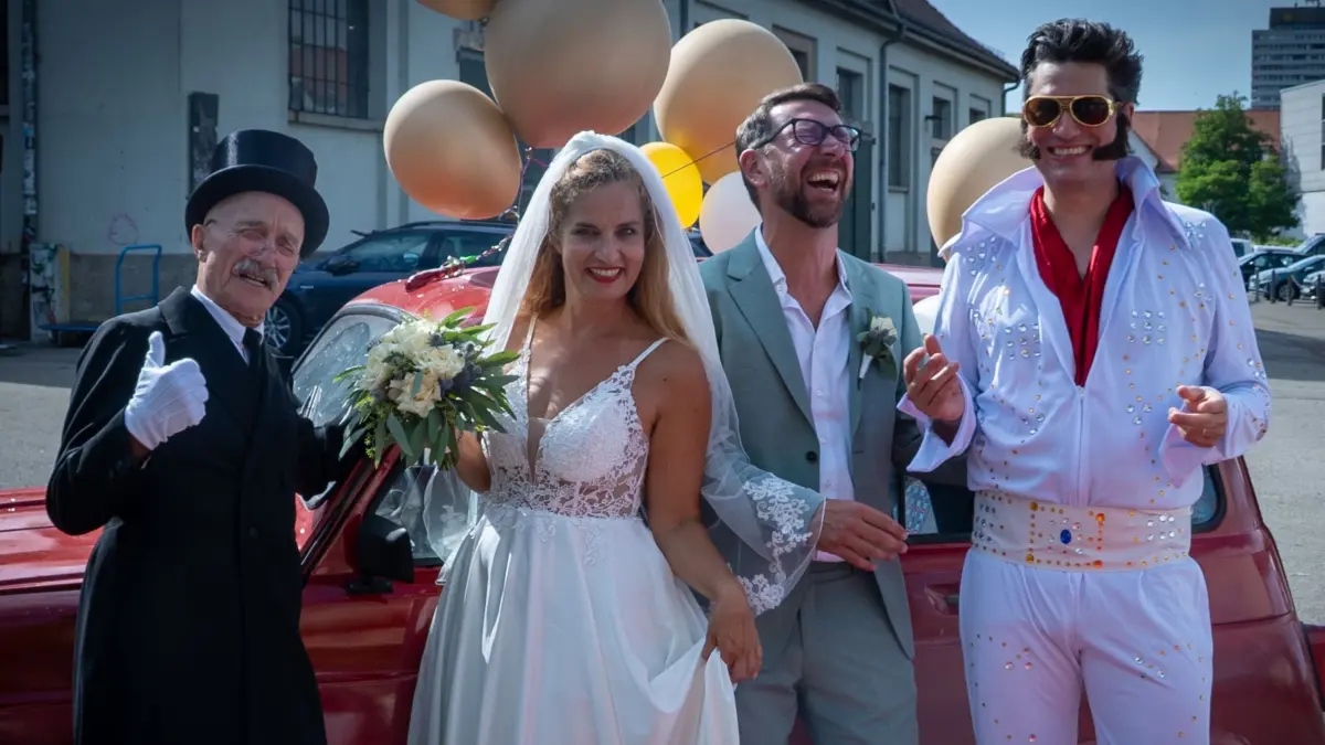 Glücklich schon länger, jetzt auch verheiratet: Ariane Müller und Christian Grupp.