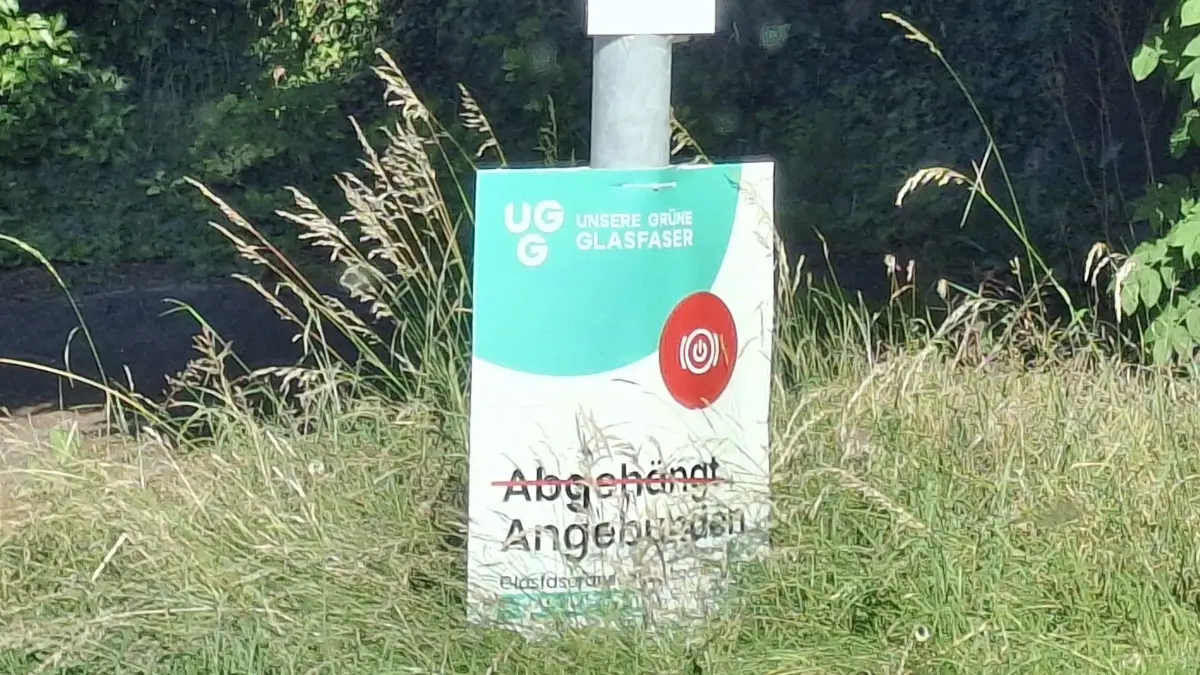 Glasfaser vergessenes Plakat in Spöck