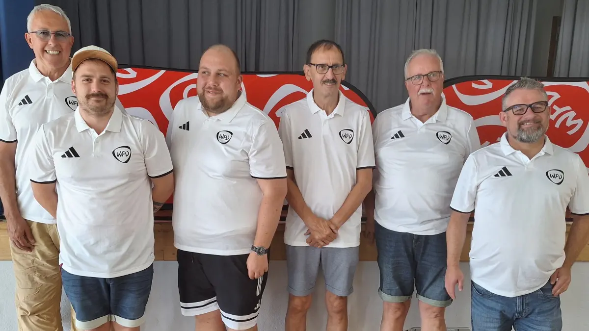 Das Team des Bezirks Schwarzwald/Zollern: (v. li.) Edwin Rebholz, Thomas Bauer (beide Staffelleiter), Sebastian Müller (Bezirkspokalspielleiter), Eugen Merz, Reiner Merz (beide Staffelleiter) sowie Markus Aberle (Staffelleiter Bezirksliga und Bezirksspielleiter).