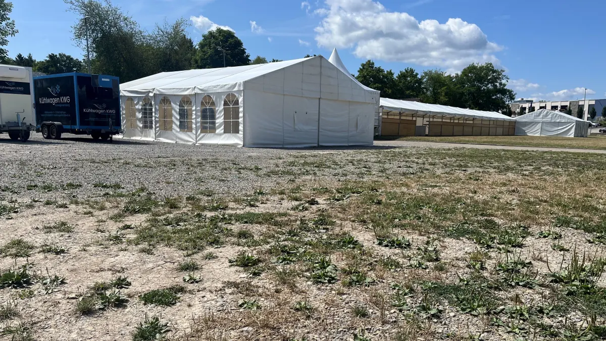 Beaptarade Aufbau Festplatz