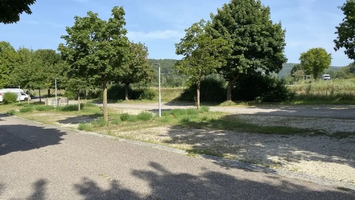 Parkplatz in Allmendingen im Gries
