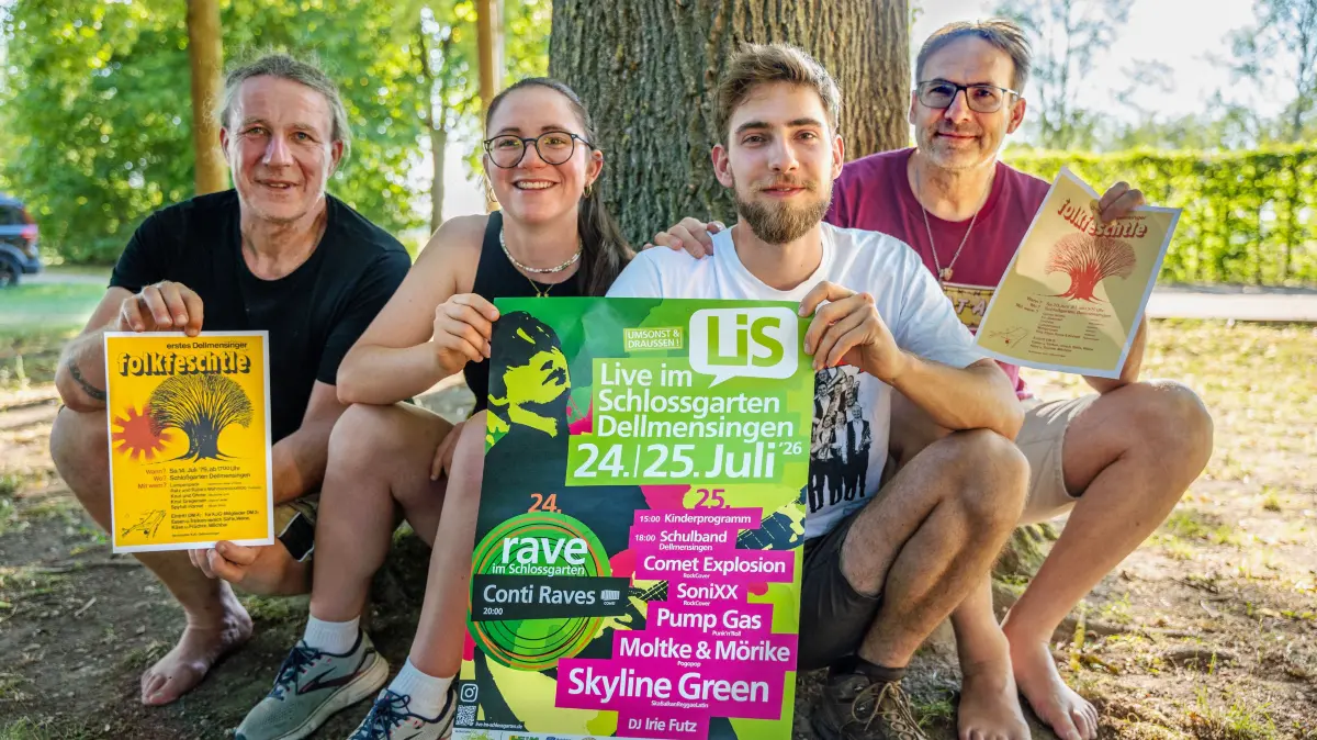 Live im Schlossgarten Dellmensingen, von links Thomas „James“ Nägele, Laila Nägele, Robin Müller, Robert Müller