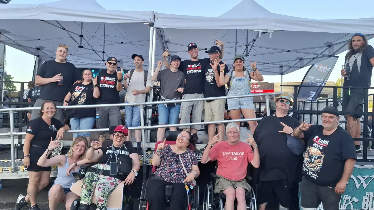 Beim RV-Bang-Festival zeigte sich, wie Inklusion praktisch gelingt: Rampen, Rollstuhl-WC und Unterstützung vor Ort machten den Besuch barriereärmer.