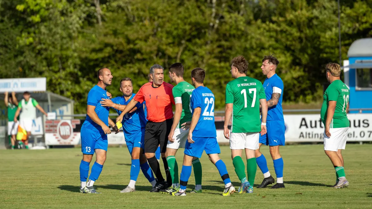 SV Wurmlingen - SGM Altingen Entringen, Pfaffenbergpokal, Fussball, Herren, Saison 2026/2027, Altingen, 22.07.2026,: SV Wurmlingen - SGM Altingen Entringen, Pfaffenbergpokal, Fussball, Herren, Saison 2026/2027, Altingen, 22.07.2026, Streit.
Foto: DROFITSCH/EIBNER