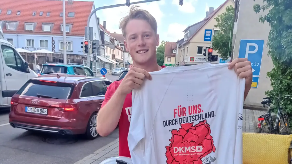 Phil Weinmann macht auf seiner Deutschland-Spenden-Radtour einen Zwischenstopp in Crailsheim.