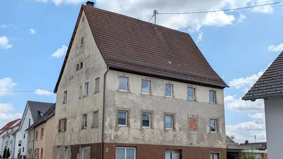 Das Haus des einstigen Schuhmachers Simon Saile, früher das Gasthaus zum „Mohren“. Hier waren die Zwangsarbeiter in Weitingen zu Beginn ihrer Einweisung untergebracht, ehe sie meist auf die Höfe verteilt wurden.