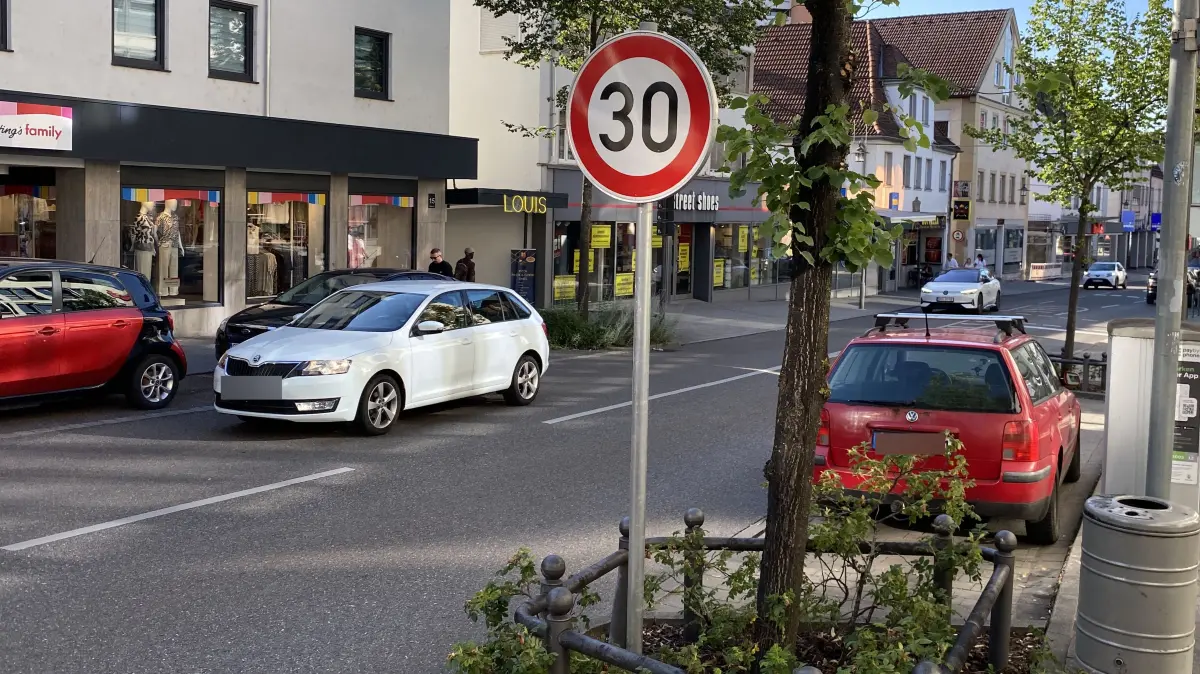In der Crailsheimer Wilhelmstraße dürfen Autos nur noch 30 Stundenkilometer fahren.