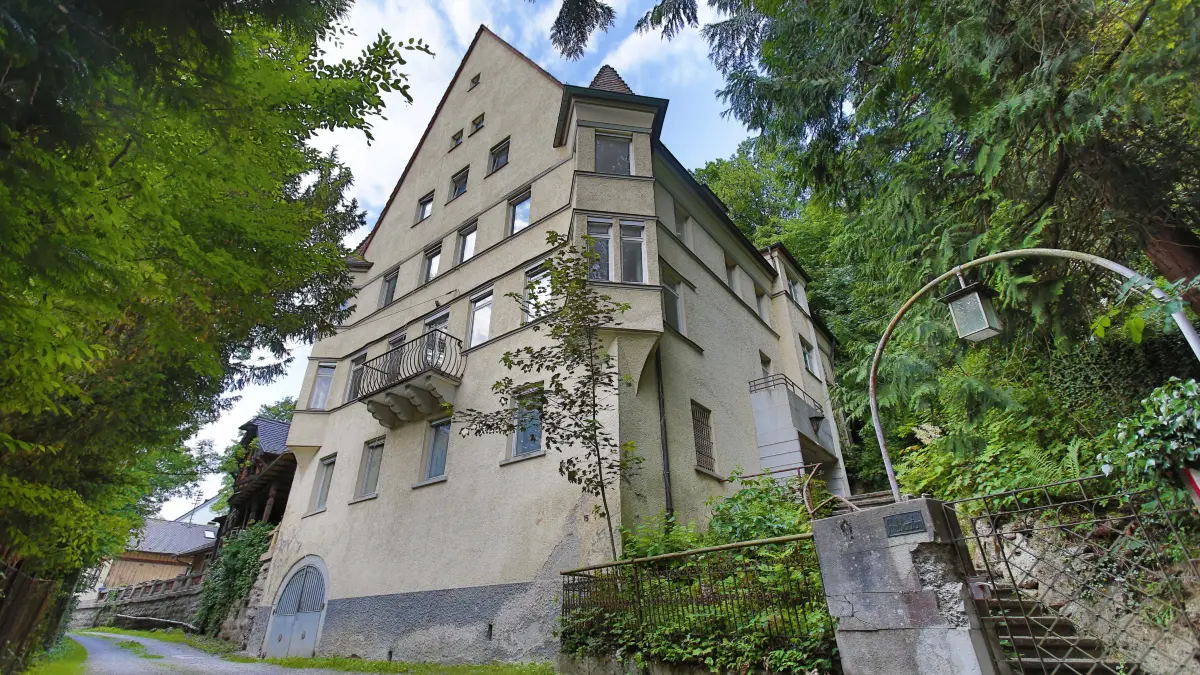 (ohne Überschrift): Vorsicht: Dieses Foto ist möglicherweise nur für den einstigen Verlag Schwäbisches Tagblatt verwendbar. Steinersche Villa, Bad Niedernau
18.06.12 Bild: Metz