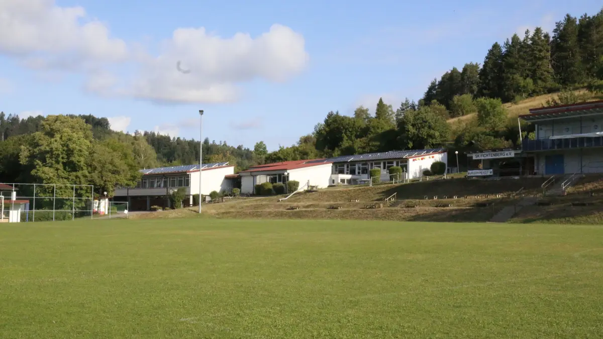 Sportplatz Fichtenberg- serie einst und jetzt 2026
