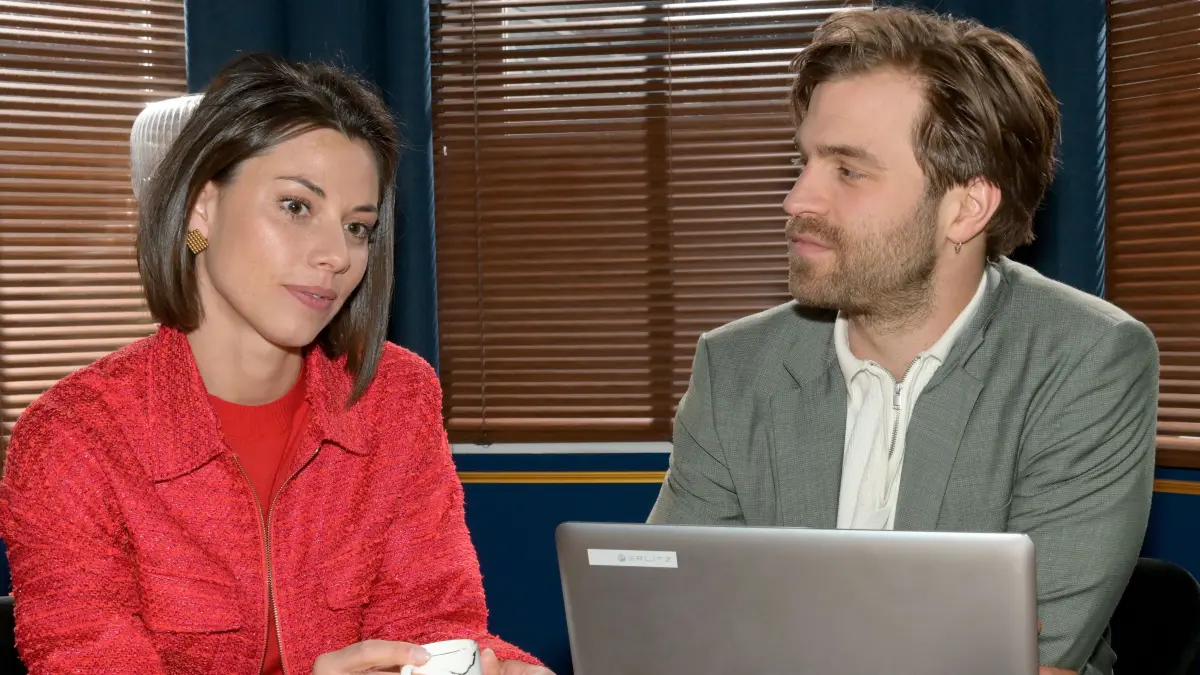 Matilda und Julian haben es auf Richards Kredit abgesehen.