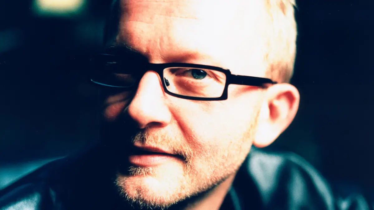 Der Musiker und Komponist Dieter Falk widmet sein Programm dem Kirchenliedschreiber Paul Gerhardt, der unter anderem das Maientagslied "Geh aus mein Herz und suche Freud'" geschrieben hat.