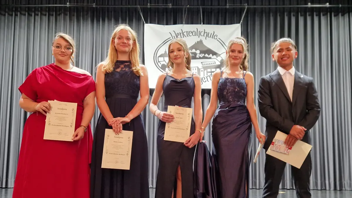Sie erhielten einen Sozialpreis (von links): Kristzina Ibraimovic, Hanna Schlaier, Marija Ignjic, Viktoria Jancen und Mohamed Nazari.