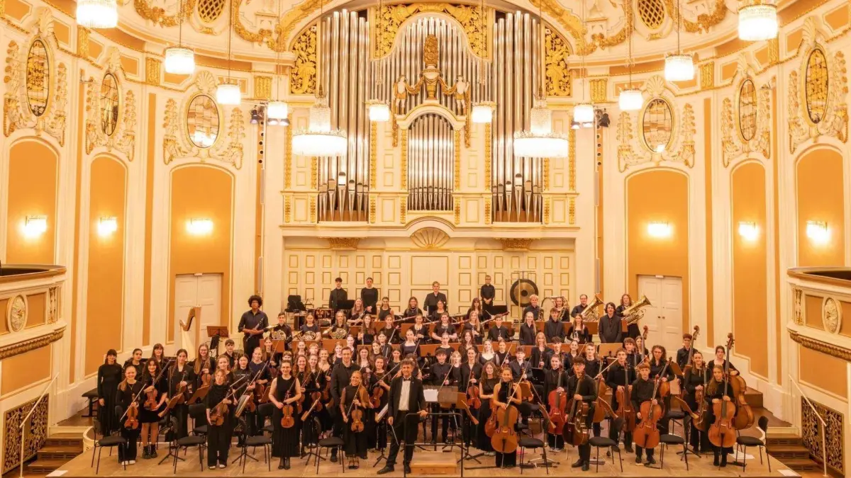 Das Göppinger Jugendsinfonieorchester der Jugendmusikschule spielt am Dienstag im Schlosshof.