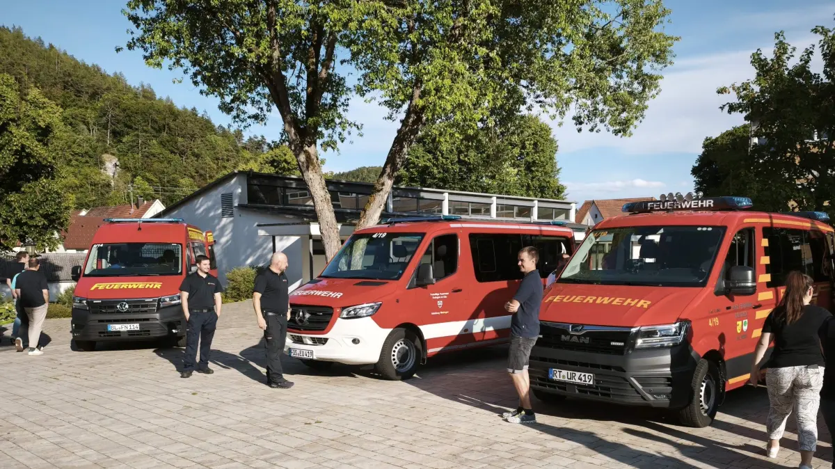 Mehrere Feuerwehrabteilungen stellten Verwaltung und Gremium ihre Fahrzeuge vor.