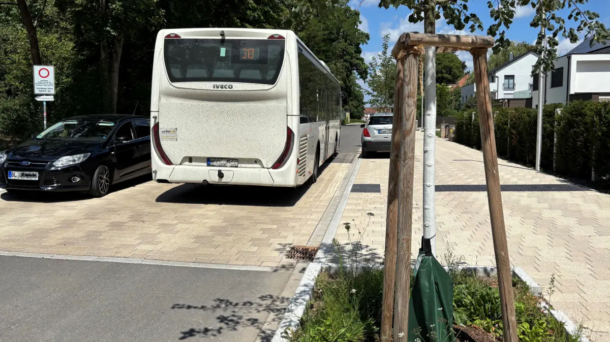 Nein, nein. Hechingen hat nicht seinen letzten Euro in die Sanierung und Neugestaltung der Zollernstraße gesteckt. In diesem Jahr wird ein Teil des der Zollernstadt zustehenden Sondervermögens aus Berlin aber für die neue Chaussee verwendet. Und es ist auch sonst noch etwas Geld übrig.