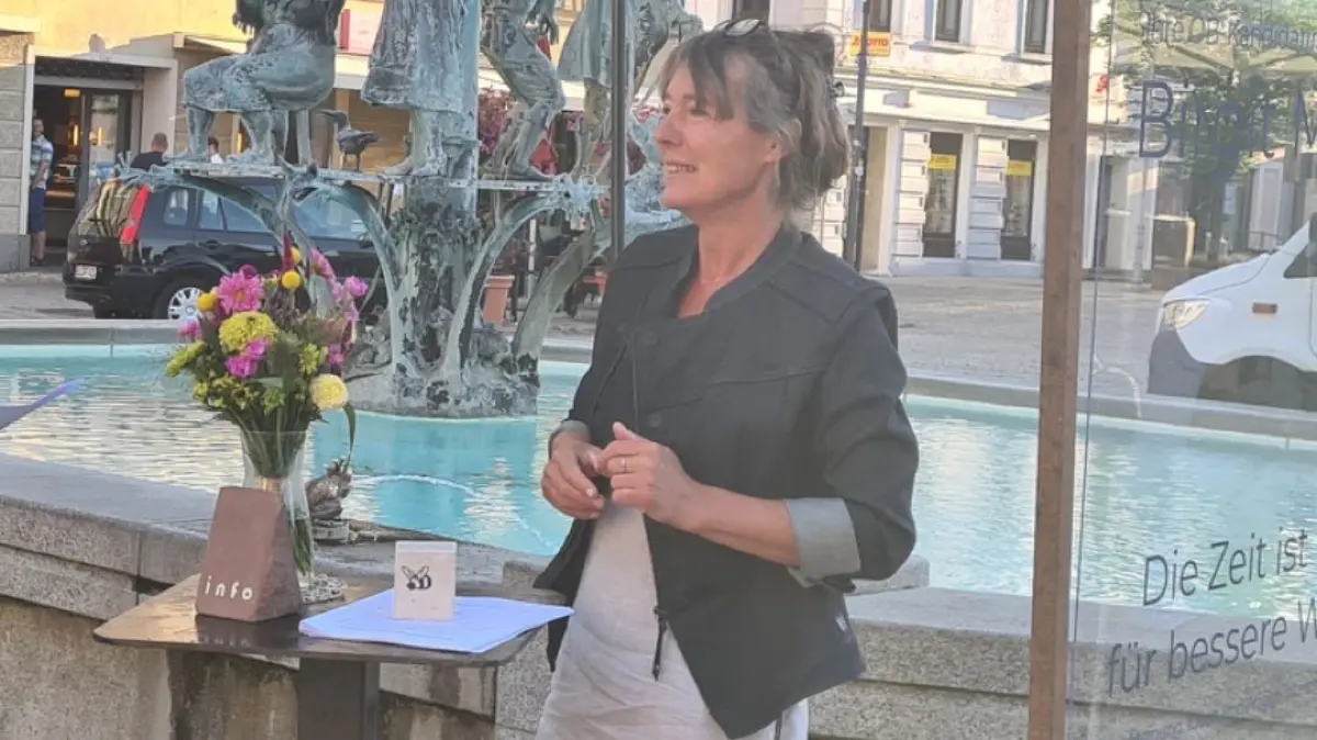 Bigit Münz am Samstag auf dem Ehinger Marktplatz.
