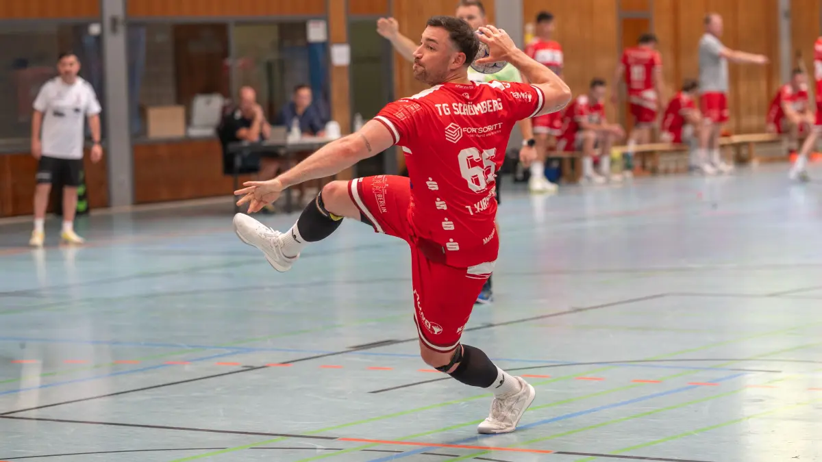 Mabitz Cup - Albstadt vs TG Schömberg, Handball, 25.07.2026: Tobias Kirschbaum (TG) beim 7 Meter
Mabitz Cup – Albstadt vs TG Schömberg, Handball, 25.07.2026