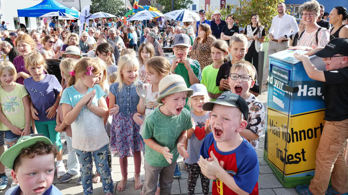 Im laut Jubeln sind die Braunsbacher Kindergartenkinder richtig gut.